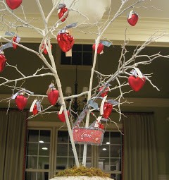 gingham table runner love tree 096