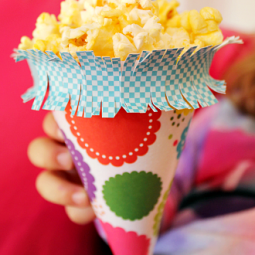 DIY-popcorn-treat-cone