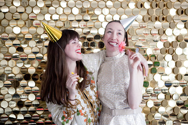 new years photo booth great gatsby newyearsdiysequinphotoboothohhappyday 20 new years eve ideas and inspiration favorsrecipesprintables new years photo booth great gatsby newyearsdiysequinphotoboothohhappyday 20 new years eve ideas and inspiration favorsrecipesprintables