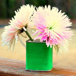 chalky-finish-spice-tin-vase square
