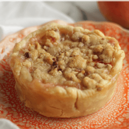 Peach Crumble Pie via Uncommon Designs