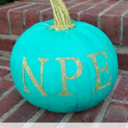 How to Make a Monogrammed Pumpkin... the Easy Way with Uncommon Designs #GlitteredPumpkin #Pumpkin Decorating