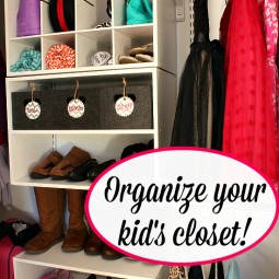 Organize a messy closet with Rubbermaid's HomeFree Closet System. No cutting involved for a custom closet! Uncommon Designs. #pmedia #HomeFreeLowes #ad