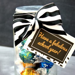 It is back to school time! These printable tags are great for a little treat for your child, teacher, bus driver... anyone!
